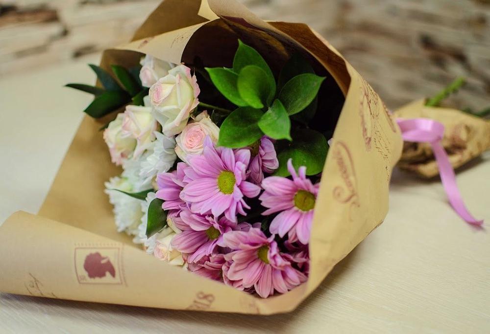 Букет цветов из: Розы и Хризантемы в Рошале