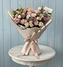 Букет цветов из:  Розы и Лизиантусы в Рошале