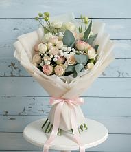 Букет цветов из:  Розы и Лизиантусы в Рошале