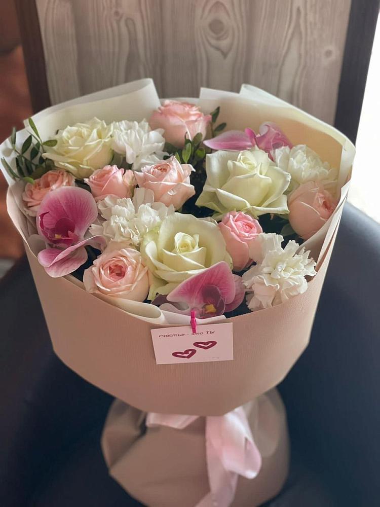 Букет цветов из: Орхидеи, Розы и Гвоздики в Рошале