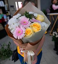 Букет цветов из:  Герберы, Розы и Хризантемы в Рошале