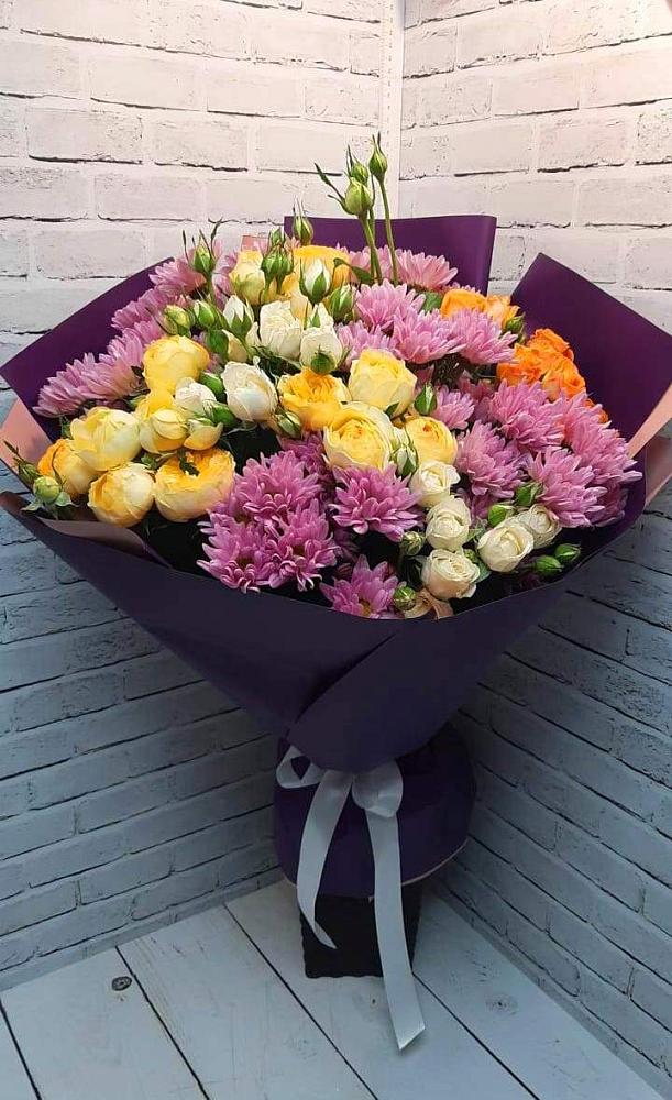 Букет цветов из: Хризантемы и Розы в Рошале