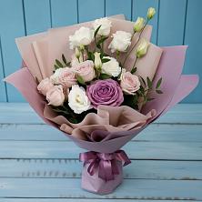 Букет цветов из:  Розы и Лизиантусы в Рошале