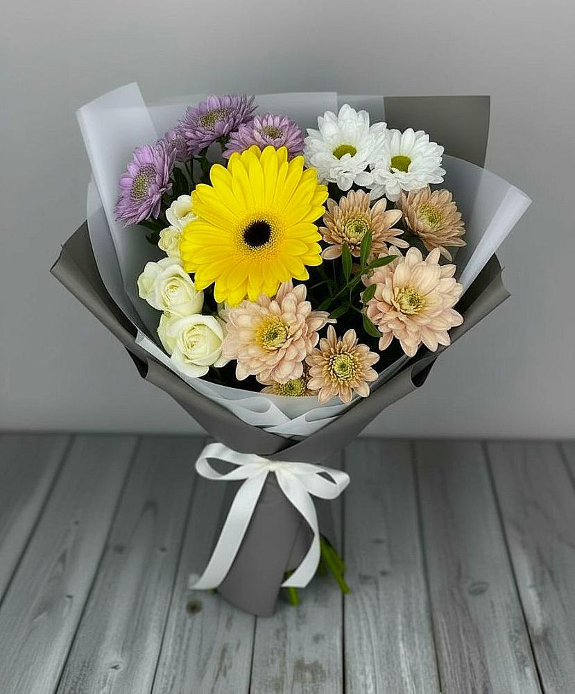 Букет цветов из: Розы, Герберы и Хризантемы в Рошале