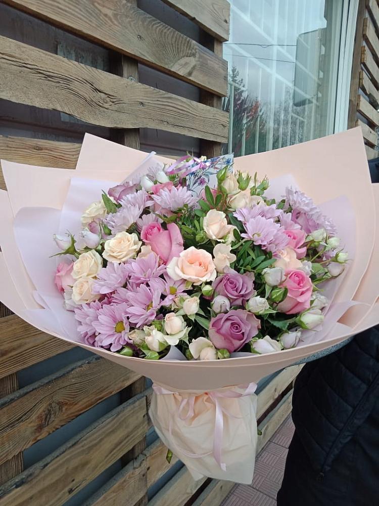 Букет цветов из: Розы и Хризантемы в Рошале