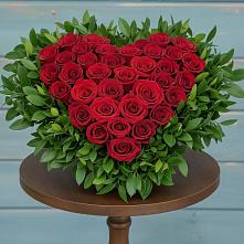 Цветочная композиция из Розы в виде сердца в Рошале