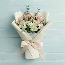 Букет цветов из:  Альстромерии в Рошале