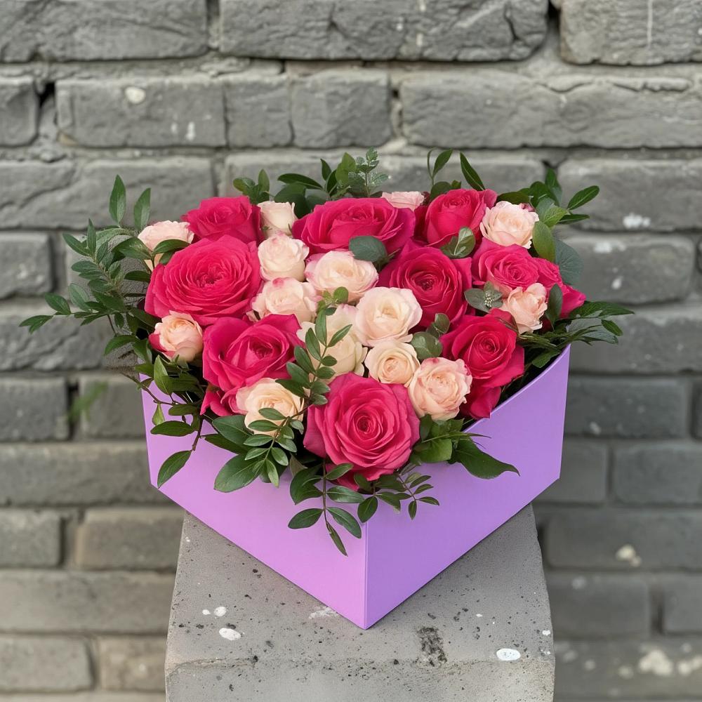 Цветочная композиция из Розы в коробке в Рошале