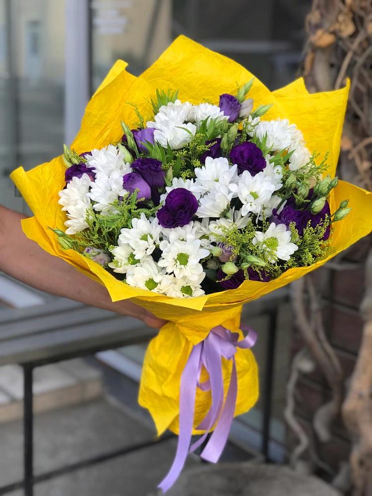 Букет цветов из: Ирисы, Хризантемы и Ромашки в Рошале