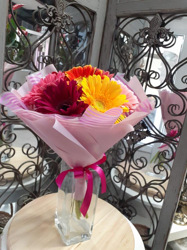 Букет цветов из: Герберы в Рошале