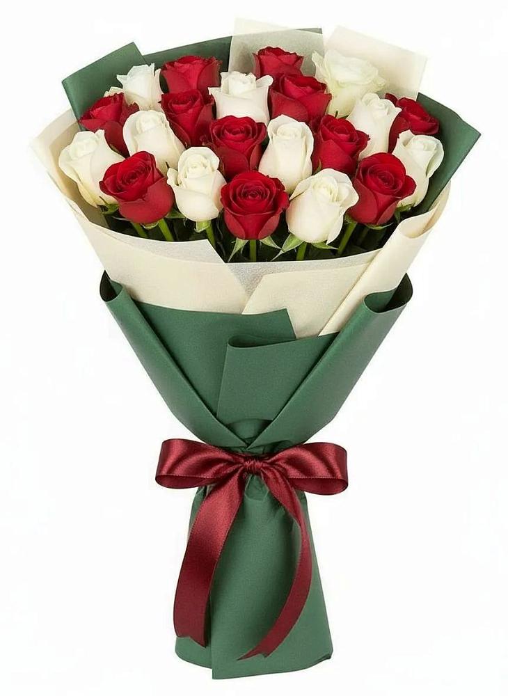Букет Микс из красных и белых роз в Рошале