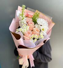 Букет цветов из:  Хризантемы и Розы в Рошале