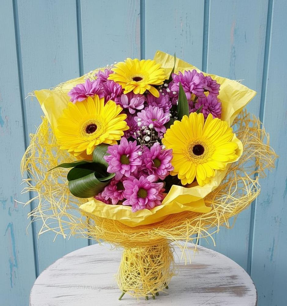 Букет цветов из: Хризантемы и Герберы в Рошале