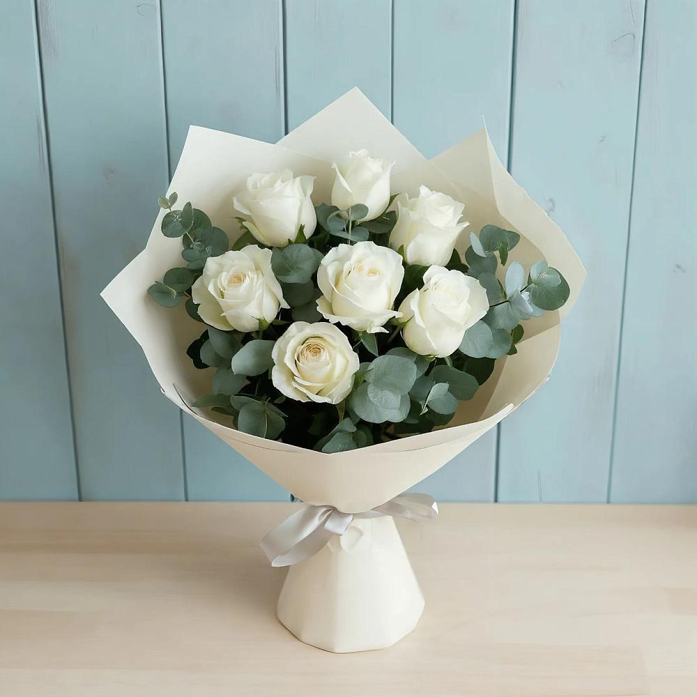 Букет Белые розы в Эвкалипте в Рошале
