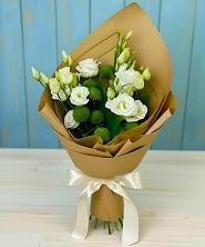 Букет цветов из:  Хризантемы и Лизиантусы в Рошале