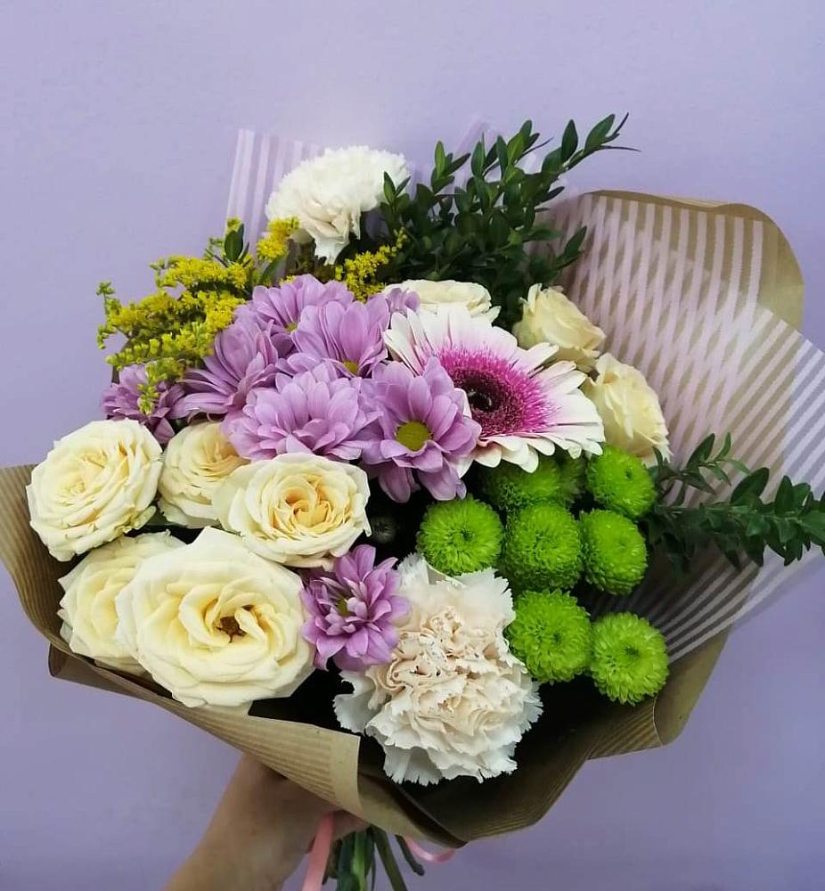 Букет цветов из: Хризантемы, Розы, Гвоздики и Герберы в Рошале