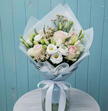 Букет цветов из:  Розы и Лизиантусы в Рошале