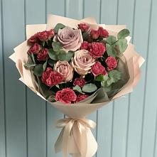 Букет цветов из:  Гвоздики и Розы в Рошале