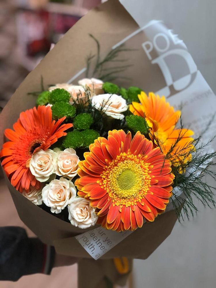 Букет цветов из: Герберы, Хризантемы и Розы в Рошале