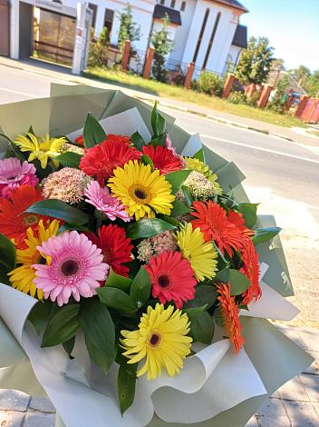 Букет цветов из: Герберы в Рошале