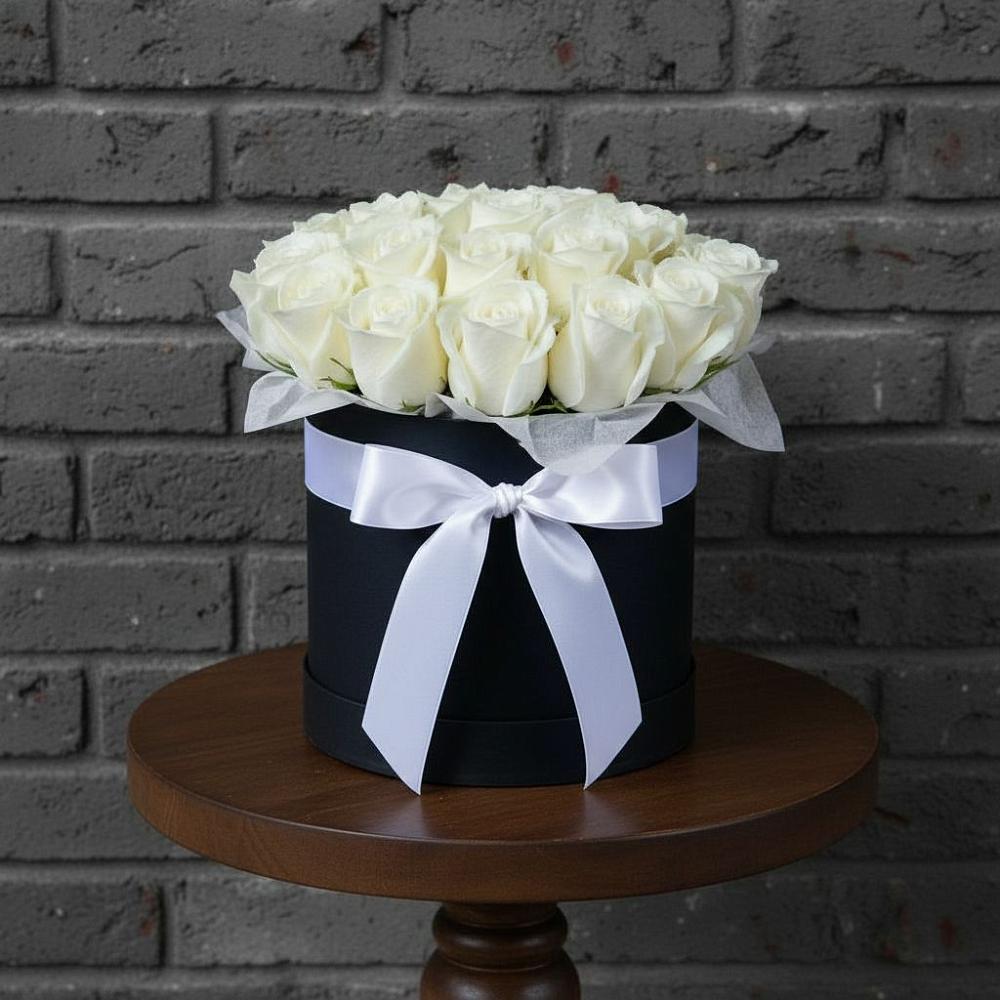 Цветочная композиция из Розы в шляпной коробке в Рошале