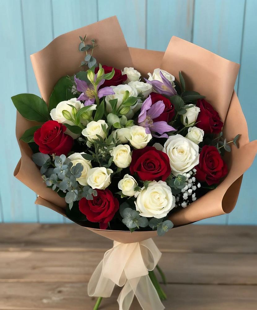 Букет цветов из: Розы и Альстромерии в Рошале