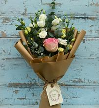 Букет цветов из:  Розы и Лизиантусы в Рошале