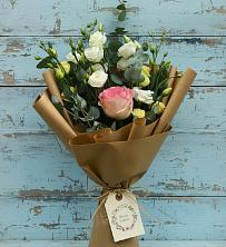 Букет цветов из:  Розы и Лизиантусы в Рошале