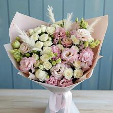 Букет цветов из:  Альстромерии и Розы в Рошале