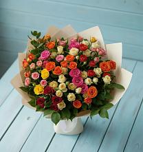 Букет Микс из разноцветных кустовых роз в Рошале