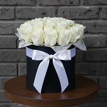 Цветочная композиция из Розы в шляпной коробке в Рошале